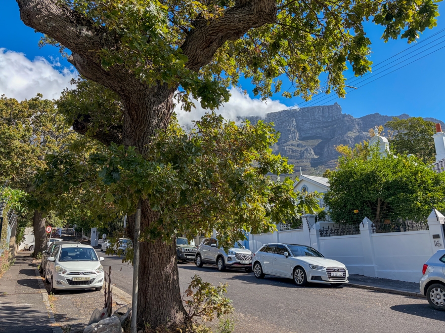 2 Bedroom Property for Sale in Oranjezicht Western Cape
